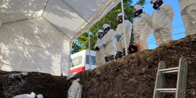 Localizan 14 cuerpos más en la fosa 3 del Panteón “21 de Marzo” en Culiacán