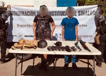 Detienen a dos civiles; les aseguraron dos fusiles, municiones y equipo táctico en Culiacán