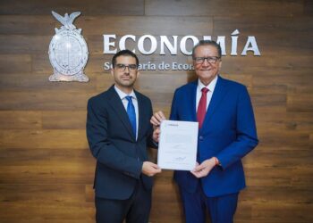 Feliciano Castro toma protesta a Roberto Sánchez como Subsecretario de Promoción y Competitividad Económica