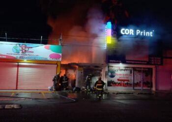 Vandalizan y queman un local comercial en la colonia Miguel Alemán