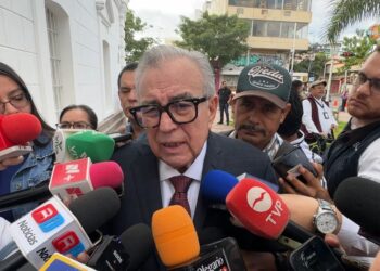Rocha señala que EUA no ubica en Sinaloa al atleta canadiense vinculado al Cártel
