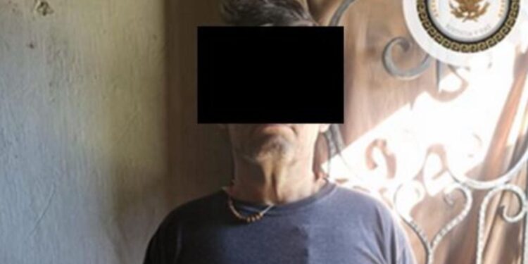 Detienen a civil, aseguran vehículos robados y una réplica de arma de fuego en Culiacán