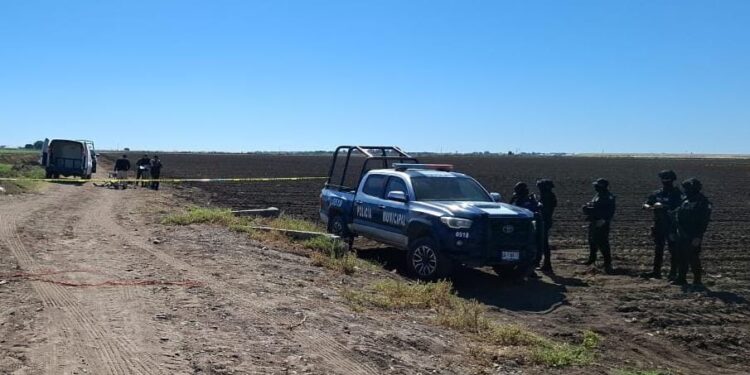 Hallan a un desconocido asesinado a balazos en Villa Juárez