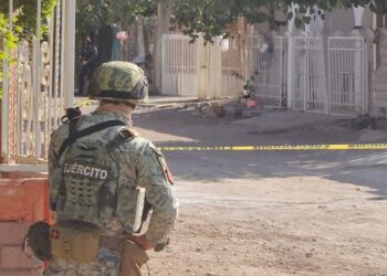 Albañil es asesinado a balazos dentro de una camioneta en la colonia 5 de Febrero