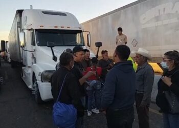 “Nos echaron los camiones: productores de Sinaloa acusan a transportistas de agresiones en la aduana de Nogales