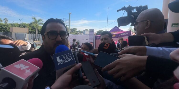 Gámez Mendívil otorga “10” al desempeño de Rocha Moya durante reunión por el Cuarto Informe