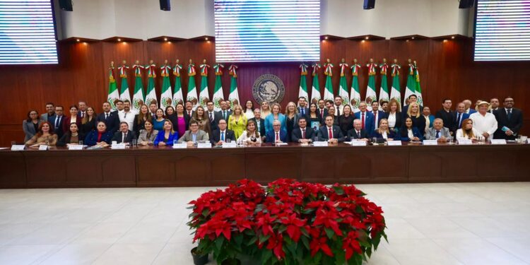 Reafirma Gobernador Rocha la vocación humanista, solidaria y transformadora de su administración