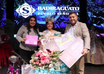 Badiraguato vive una noche inolvidable por el arranque de los festejos del aniversario 420