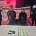Aseguran a 2 civiles con un arma, dosis de presunta droga y una motocicleta en Culiacán