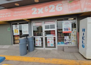 Supuesto enfrentamiento a balazos provoca daños en una gasolinera y un Oxxo en el ejido Canan