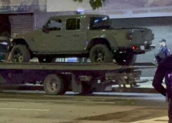 Trailero asesinado transportaba una camioneta de lujo con reporte de robo y un millón de pesos en efectivo