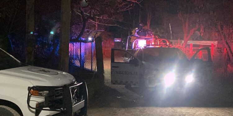 Matan a joven en su casa en Los Alamitos