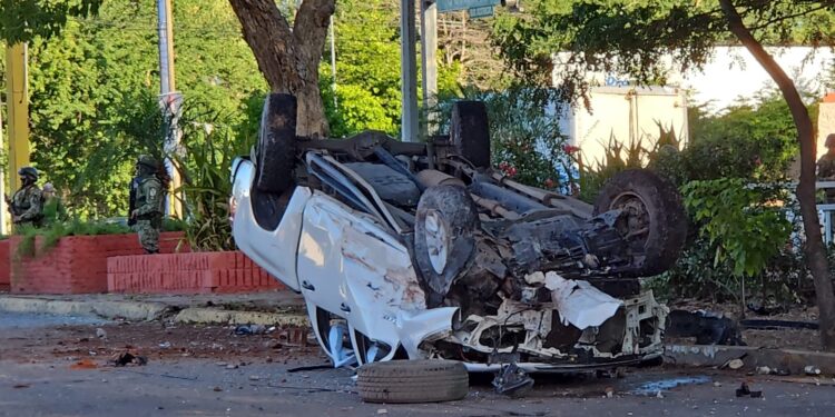 Atacan a balazos a Policía Municipal en persecución sobre el Malecón Viejo