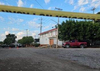 Atacan a balazos a los ocupantes de una camioneta en la Emiliano Zapata; no hay personas heridas