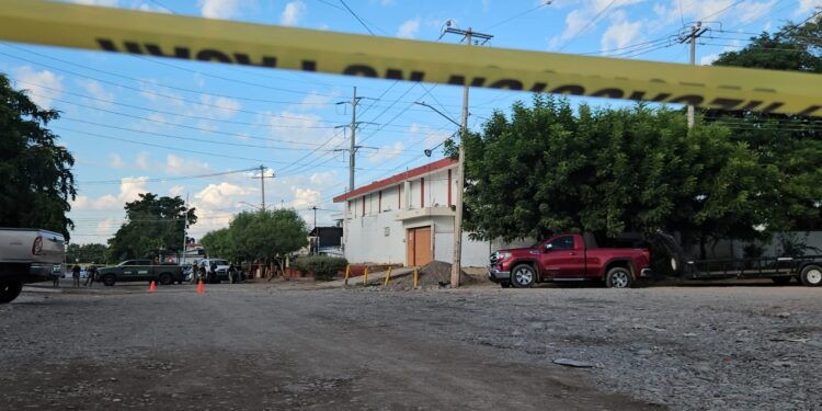Atacan a balazos a los ocupantes de una camioneta en la Emiliano Zapata; no hay personas heridas