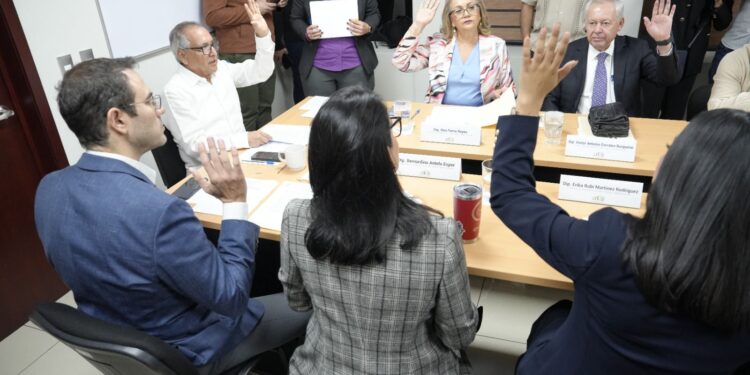 Dictamina Comisión de Hacienda favorablemente solicitud de crédito y Ley de Ingresos y Presupuesto del Ejecutivo