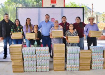Llega la Navidad a la sierra de Badiraguato; José Paz López entrega obra pública y apoyos alimenticios en la comunidad de Soyatita