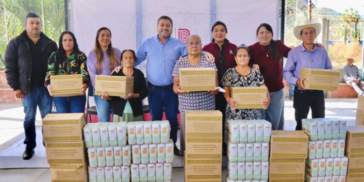 Llega la Navidad a la sierra de Badiraguato; José Paz López entrega obra pública y apoyos alimenticios en la comunidad de Soyatita