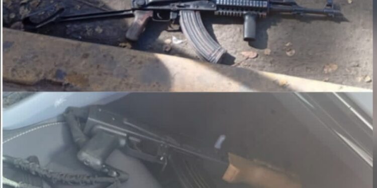 En Culiacán, detienen a 3 civiles, asegura armas, municiones y un vehículo que acababa de ser despojado