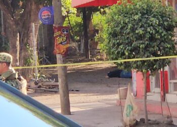 Ejecutan a balazos a un hombre joven en la colonia Esperanza