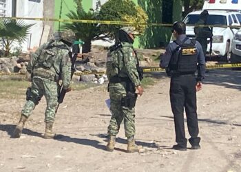Ejecutan a dos hombres dentro de un domicilio en la colonia Díaz Ordaz