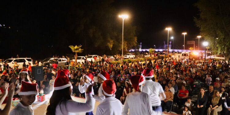 La magia de la Navidad se vive en Badiraguato con el festival escolar