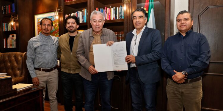 Gobernador Rocha se reúne con director de INSUS; acuerdan fortalecer la certeza jurídica en Sinaloa