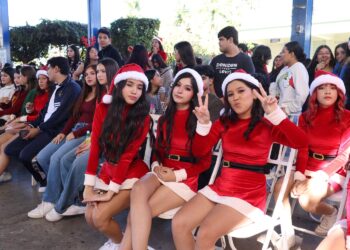 La Preparatoria Emiliano Zapata celebra la magia decembrina con su tradicional “Festival Navideño 2025”