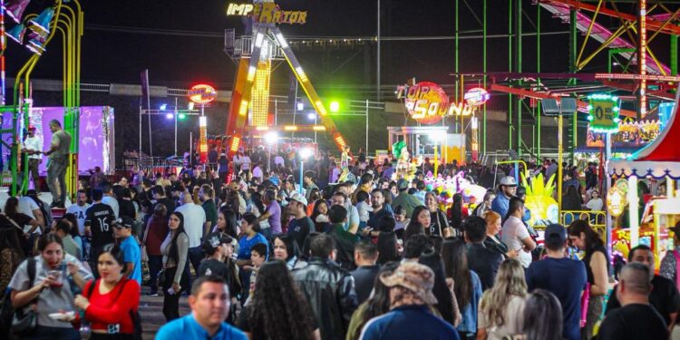 Verbena popular de Culiacán registra asistencia récord; suma cerca de 70 mil visitantes