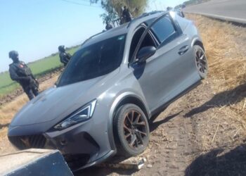 Asegura Grupo Interinstitucional camioneta y municiones para arma larga en Culiacancito