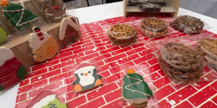 Ponen en marcha Bazar Navideño en el patio del Ayuntamiento de Culiacán; participan 100 emprendedoras