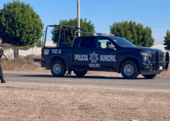 Localizan a hombre ejecutado a balazos a un costado de la carretera La 50