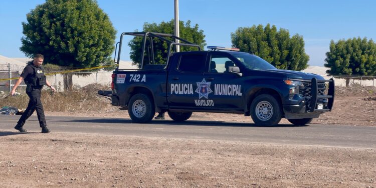 Localizan a hombre ejecutado a balazos a un costado de la carretera La 50
