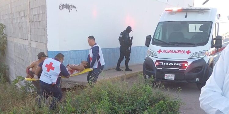 Atacan a balazos a un vecino de Navolato
