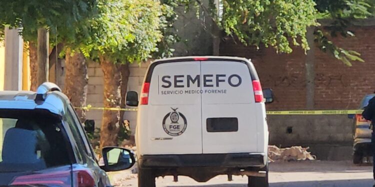 Localizan a hombre sin vida envuelto en plásticos al norte de Culiacán