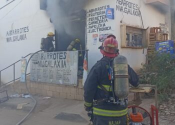 Incendian de manera intencional tienda de abarrotes en la colonia Nueva Galicia