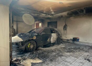 Grupo armado incendia residencia en la colonia Chapultepec; un vehículo de lujo fue consumido por el fuego