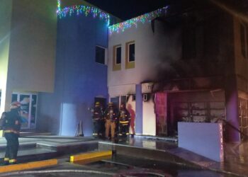 Vandalizan e incendian bodega y tienda de uniformes de guardería El Pequeño Gigante