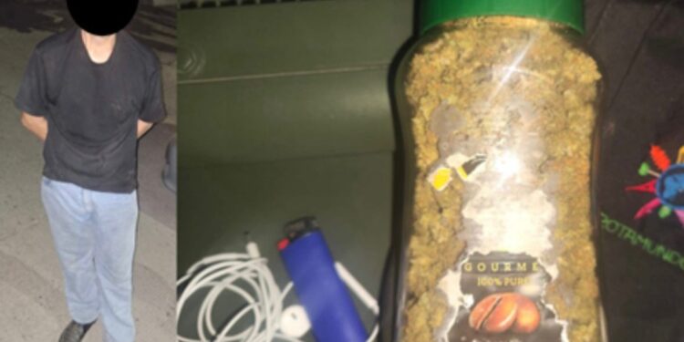 Detienen a un civil con presunta marihuana y cristal en la colonia Libertad, en Culiacán