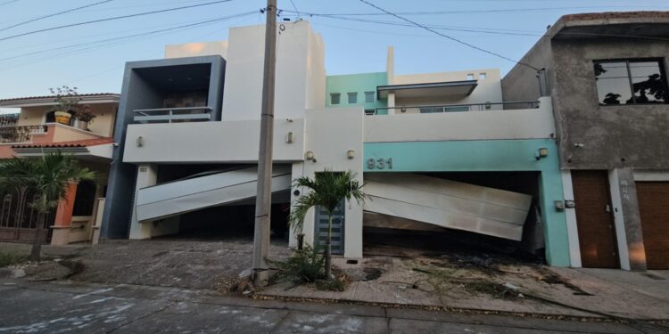 Vandalizan y queman parcialmente dos viviendas en el fraccionamiento Montebello