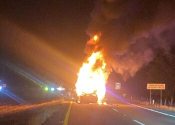 Aparatoso choque por alcance en la Maxipista Culiacán–Mazatlán deja daños millonarios y cierre parcial