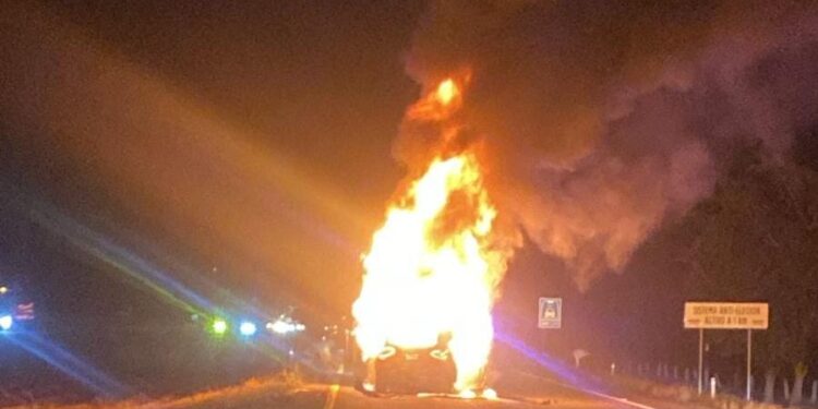 Aparatoso choque por alcance en la Maxipista Culiacán–Mazatlán deja daños millonarios y cierre parcial