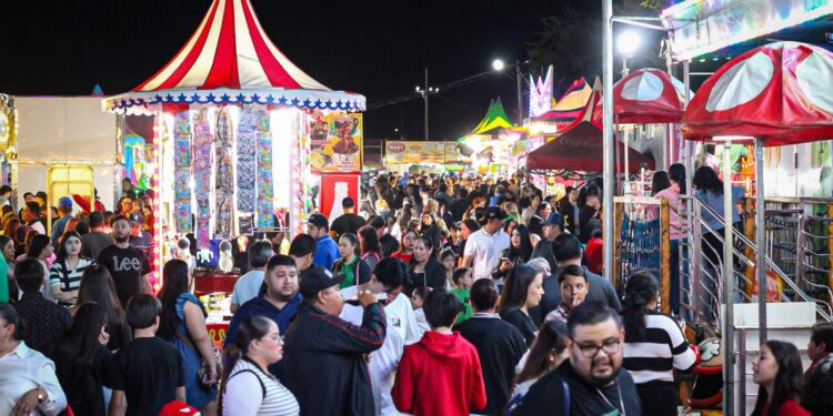 Lleno total: más de 11 mil personas disfrutan concierto de Huntrix en la verbena Culiacán