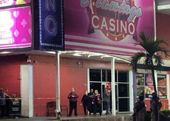 Atacan a balazos un conocido casino en Lomas del Bulevard
