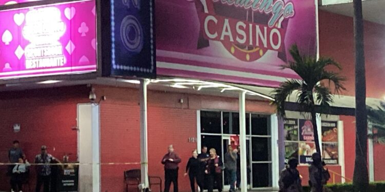 Atacan a balazos un conocido casino en Lomas del Bulevard