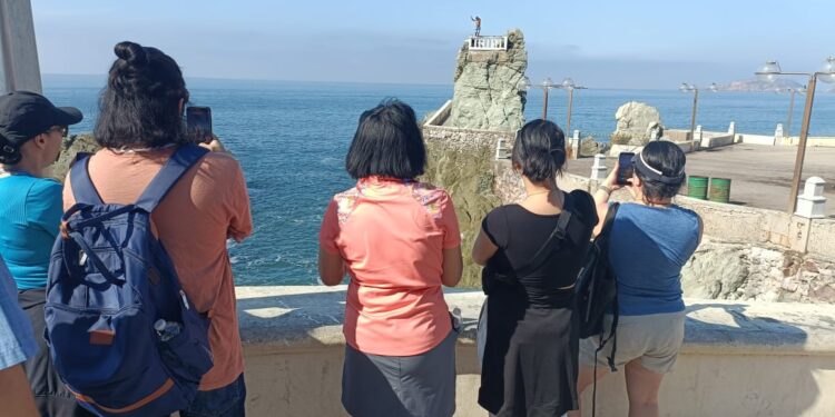 Cruceristas dinamizan actividad turística de Mazatlán durante la semana de Navidad