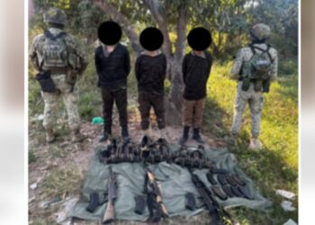 Tres civiles detenidos y armamento asegurado tras operativo del Grupo Interinstitucional en Escuinapa