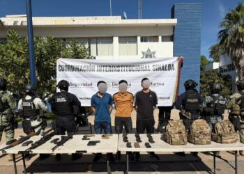 Detienen a 5 civiles y les aseguraron armamento y vehículos en Nuevo Altata, Navolato