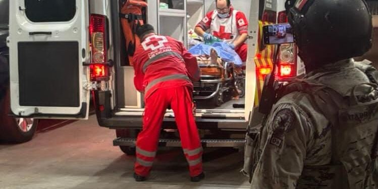 Estudiante universitario resulta herido tras ataque armado en campo deportivo