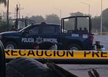 Joven es asesinado a balazos frente al panteón ABC en Villa Benito Juárez